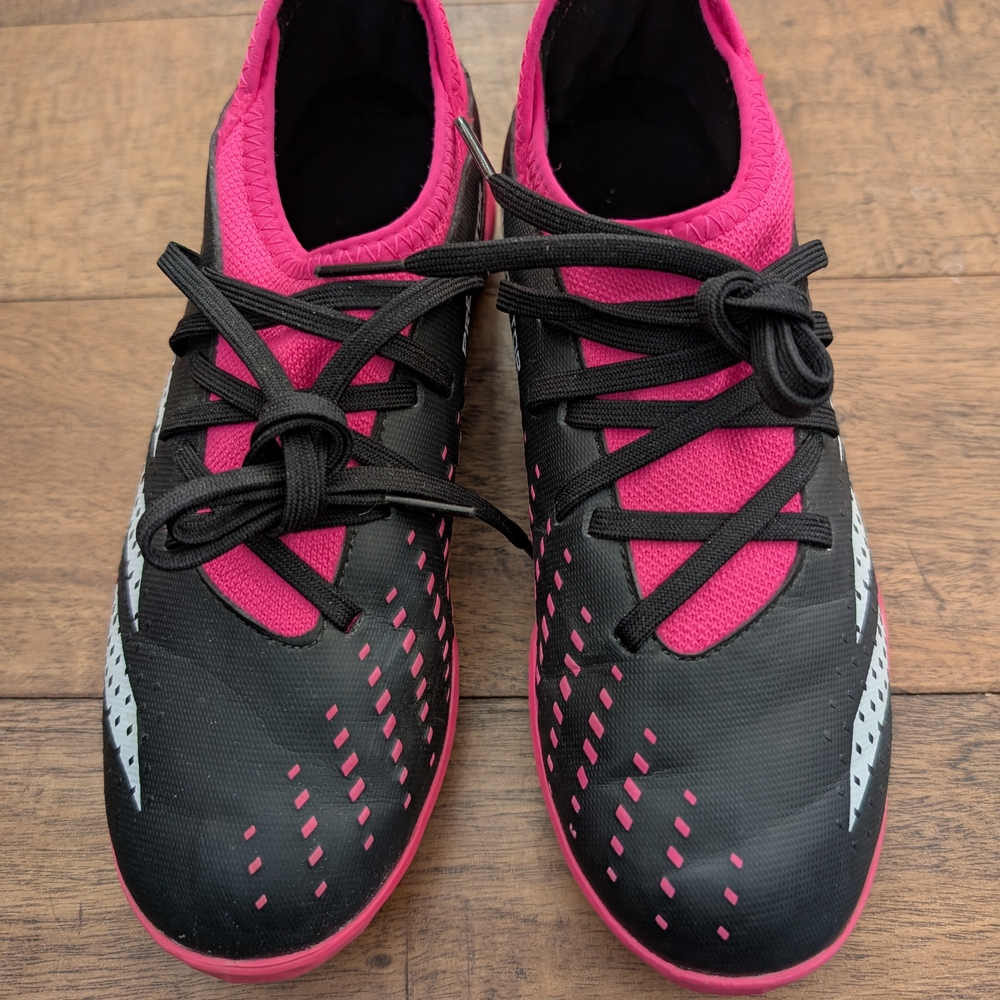 adidas PREDATOR ACCURACY.3 Artificial Turf Soccer Shoes Kids US 2.5